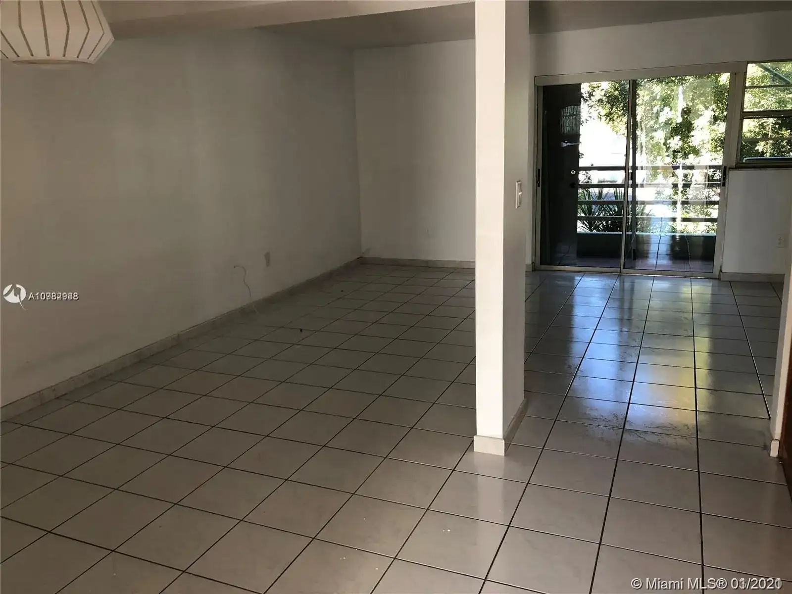 11133 NW 7th St # 3, Miami FL 33172 photo 2