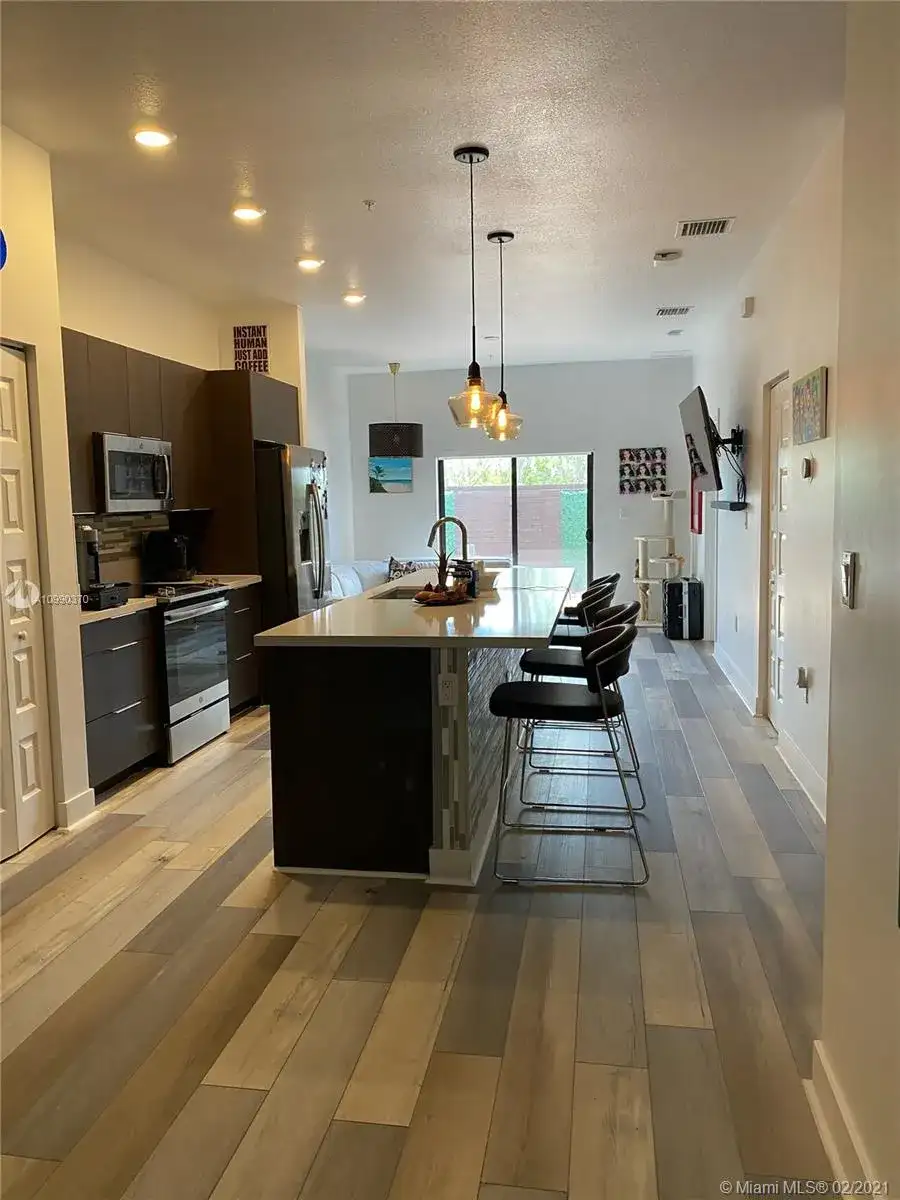 8015 NW 104th Ave # 4, Doral FL 33178 photo 3
