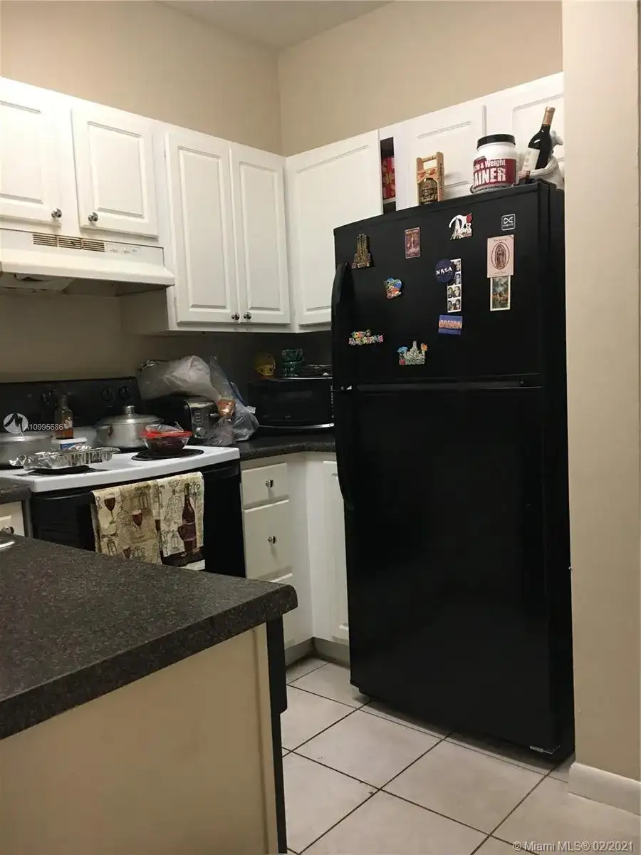 2001 NW 96th Ter # 10L, Pembroke Pines FL 33024 photo 5