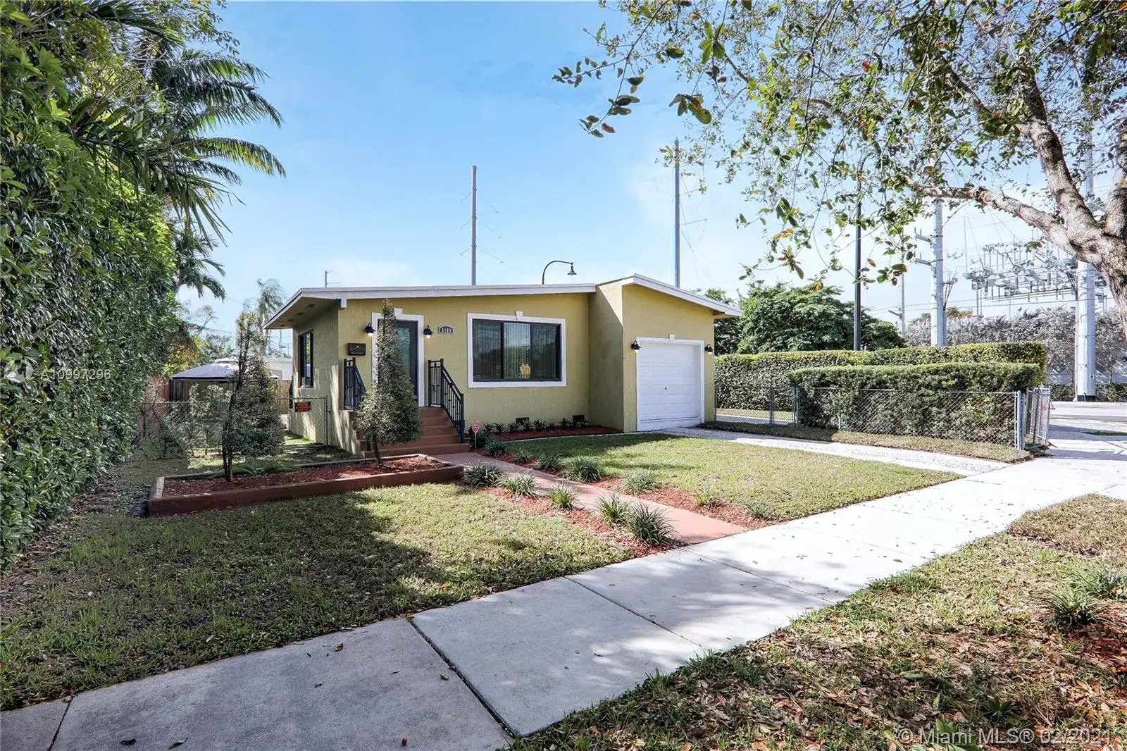 6180 SW 16th Ter, West Miami FL 33155 photo 2