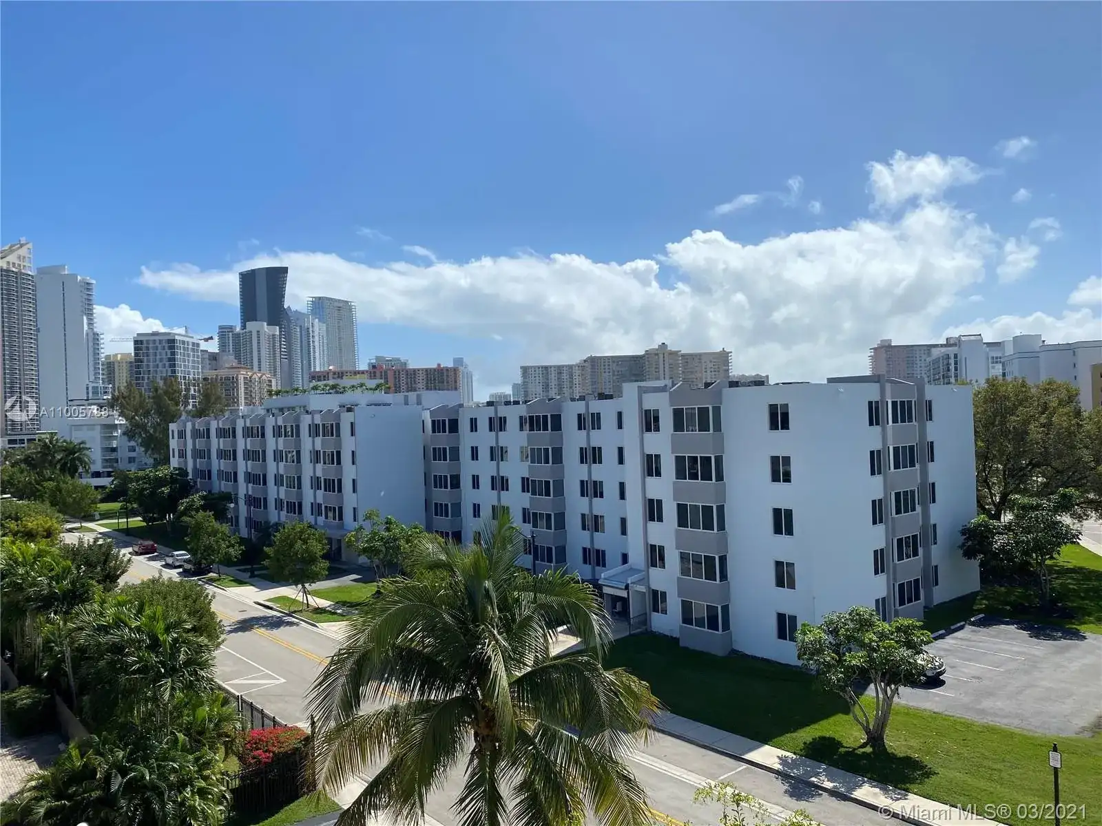 18001 N Bay Rd # 505, Sunny Isles Beach FL 33160 photo 4