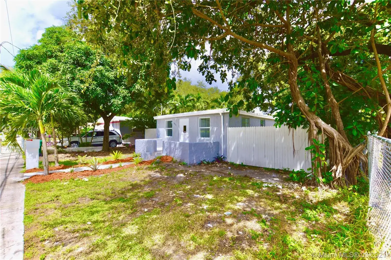 2051 NW 152nd Ter, Miami Gardens FL 33054 photo 2