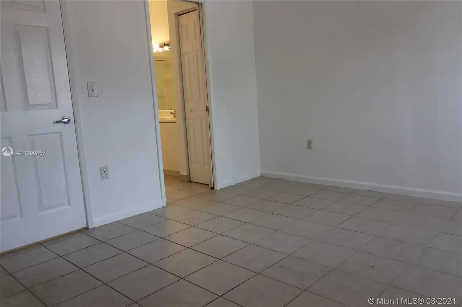 7920 N Nob Hill Rd # 208, Tamarac FL 33321 photo 5