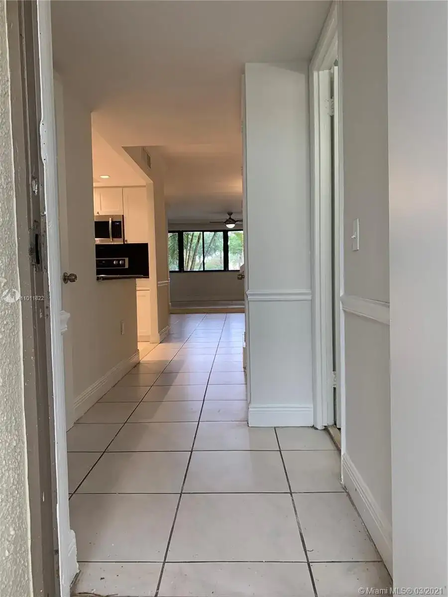 20291 NE 30th Ave # 121, Aventura FL 33180 photo 3