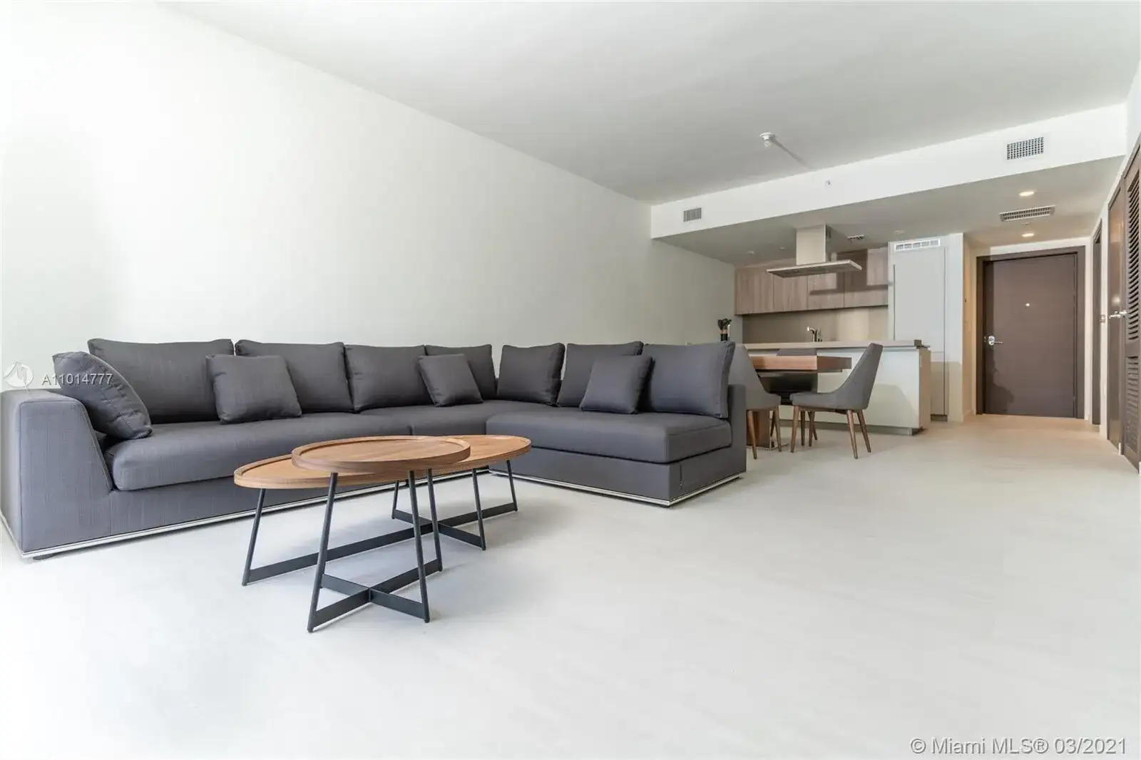 1000 Brickell Plz # 4703, Miami FL 33131 photo 4