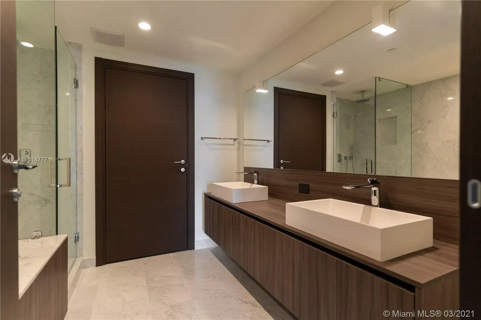 1000 Brickell Plz # 4703, Miami FL 33131 photo 5
