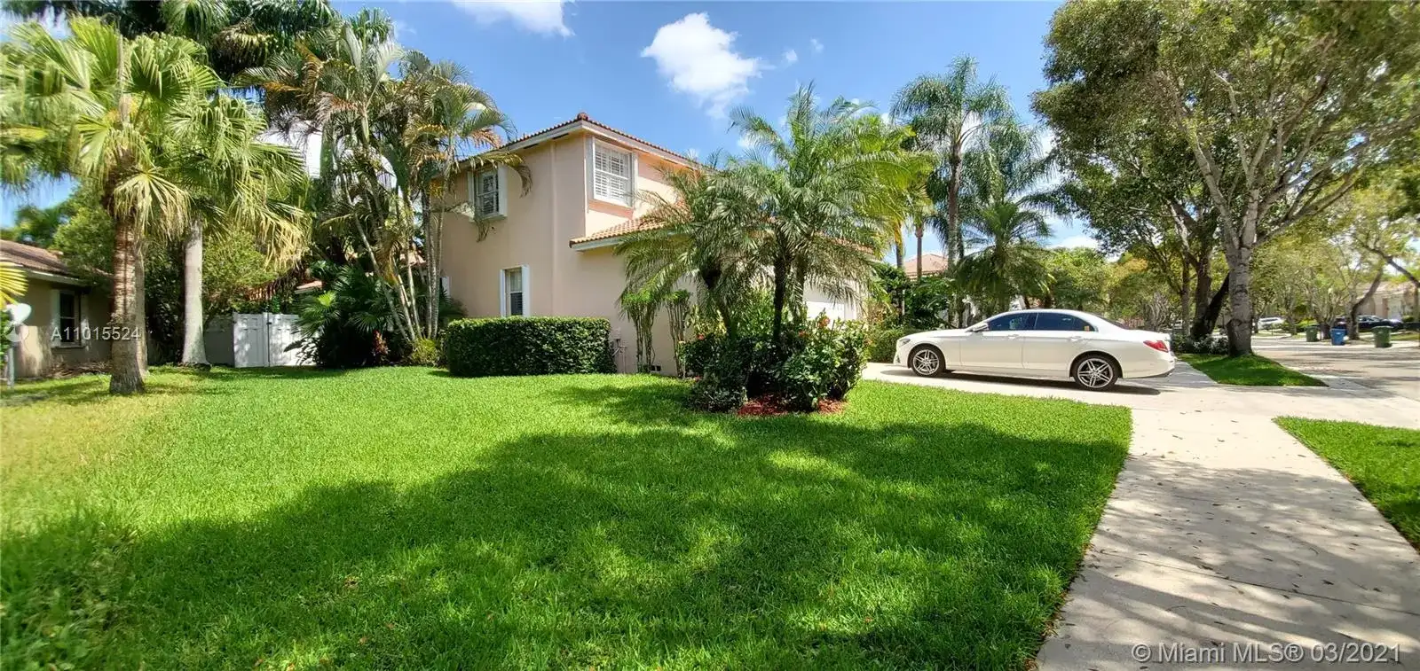 1987 S Landing Way, Weston FL 33326 photo 2