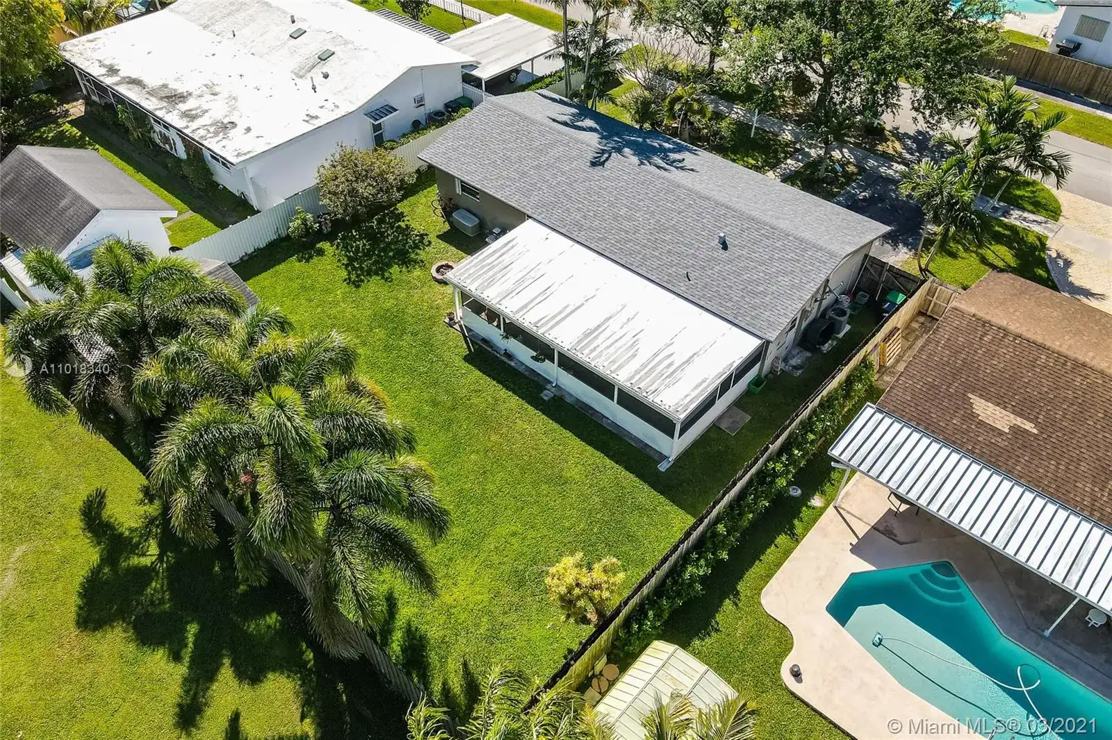 9275 SW 185th Ter, Cutler Bay FL 33157 photo 4