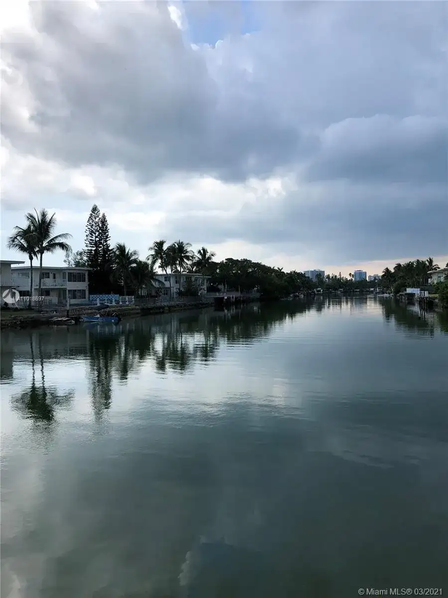 130 S Shore Dr # 2B, Miami Beach FL 33141 photo 4