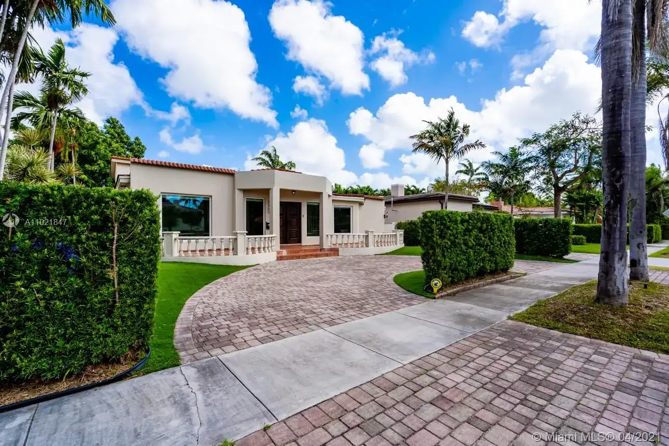 1365 SW 18th St, Miami FL 33145 photo 2