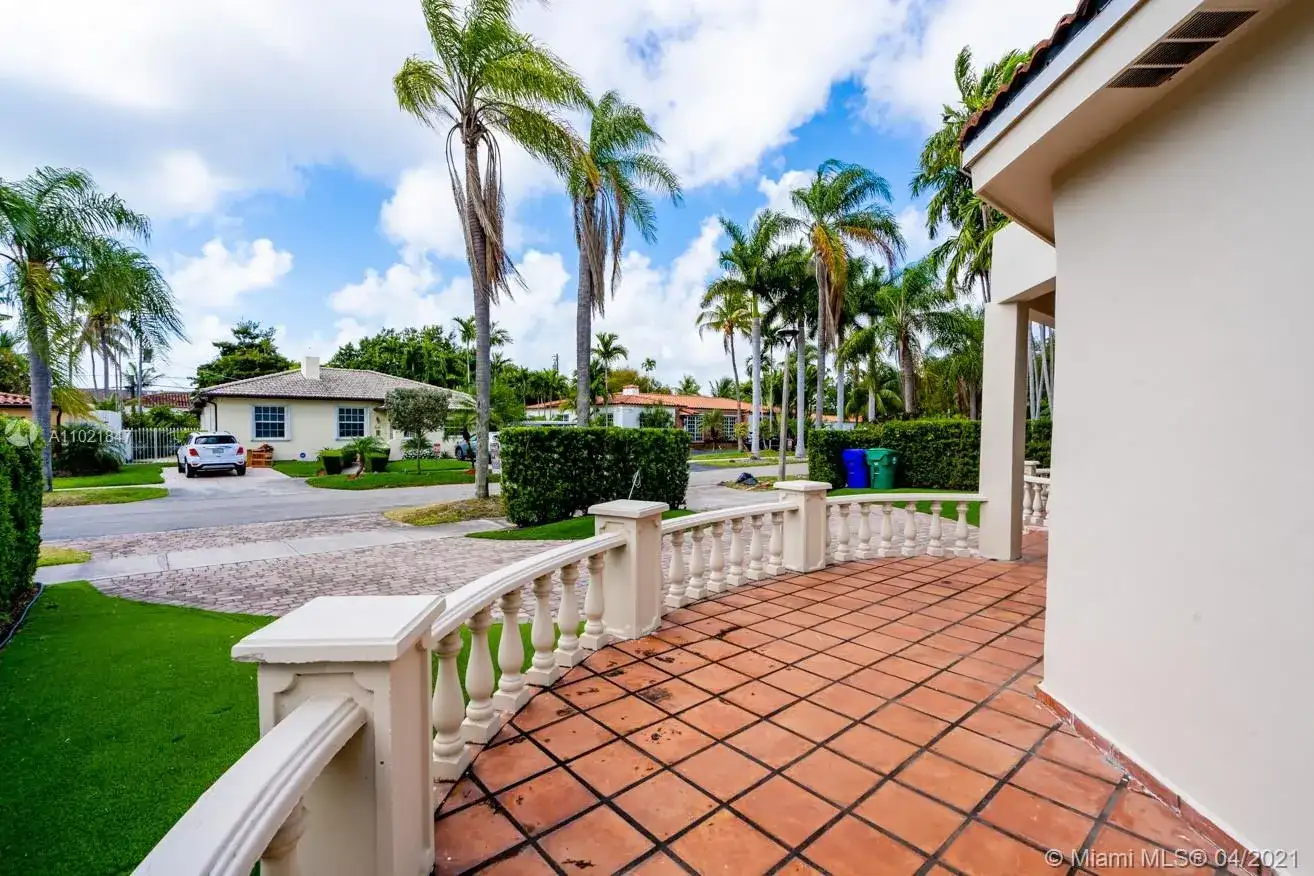 1365 SW 18th St, Miami FL 33145 photo 3