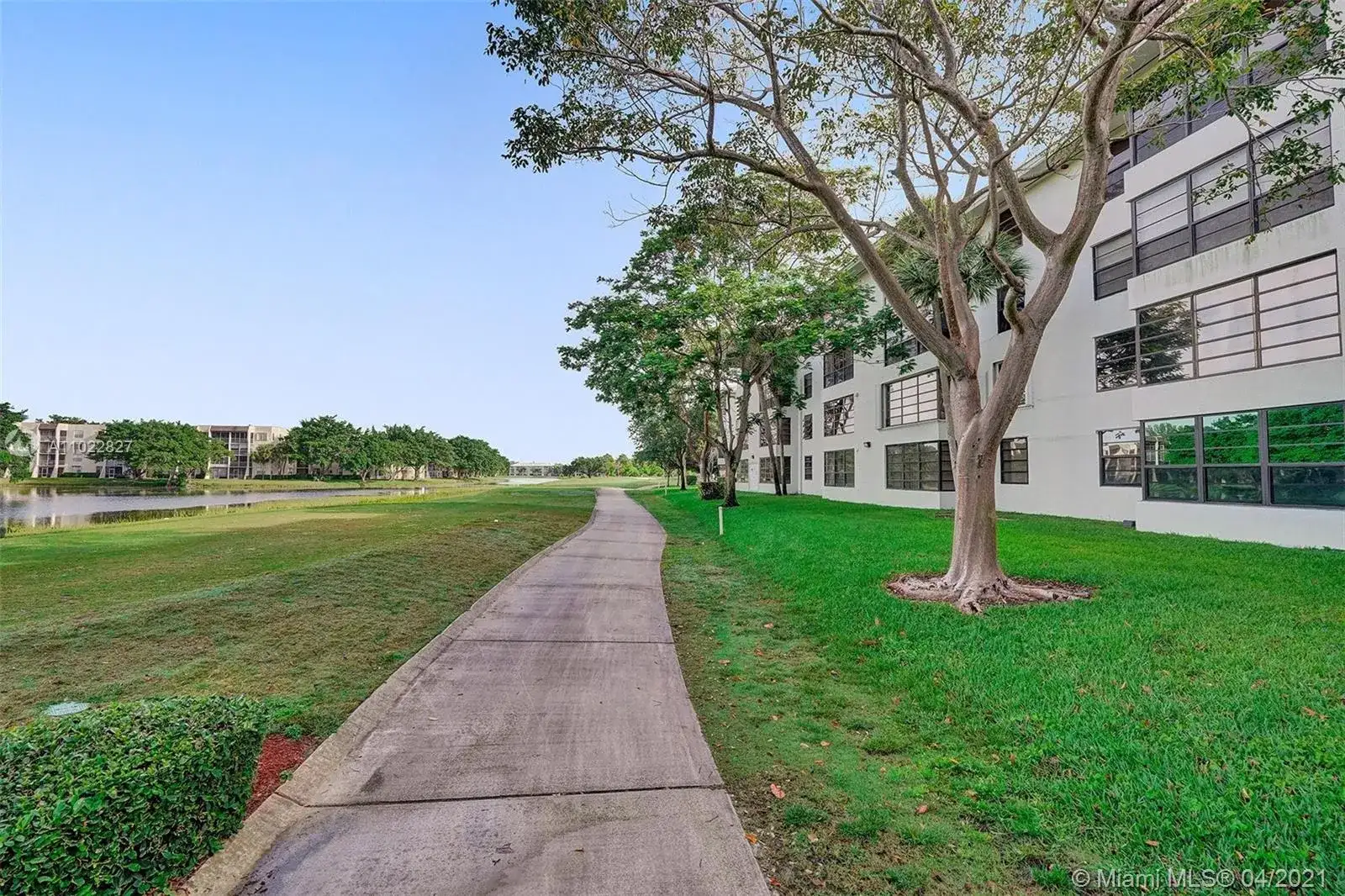 1715 Whitehall Dr # 202, Davie FL 33324 photo 3