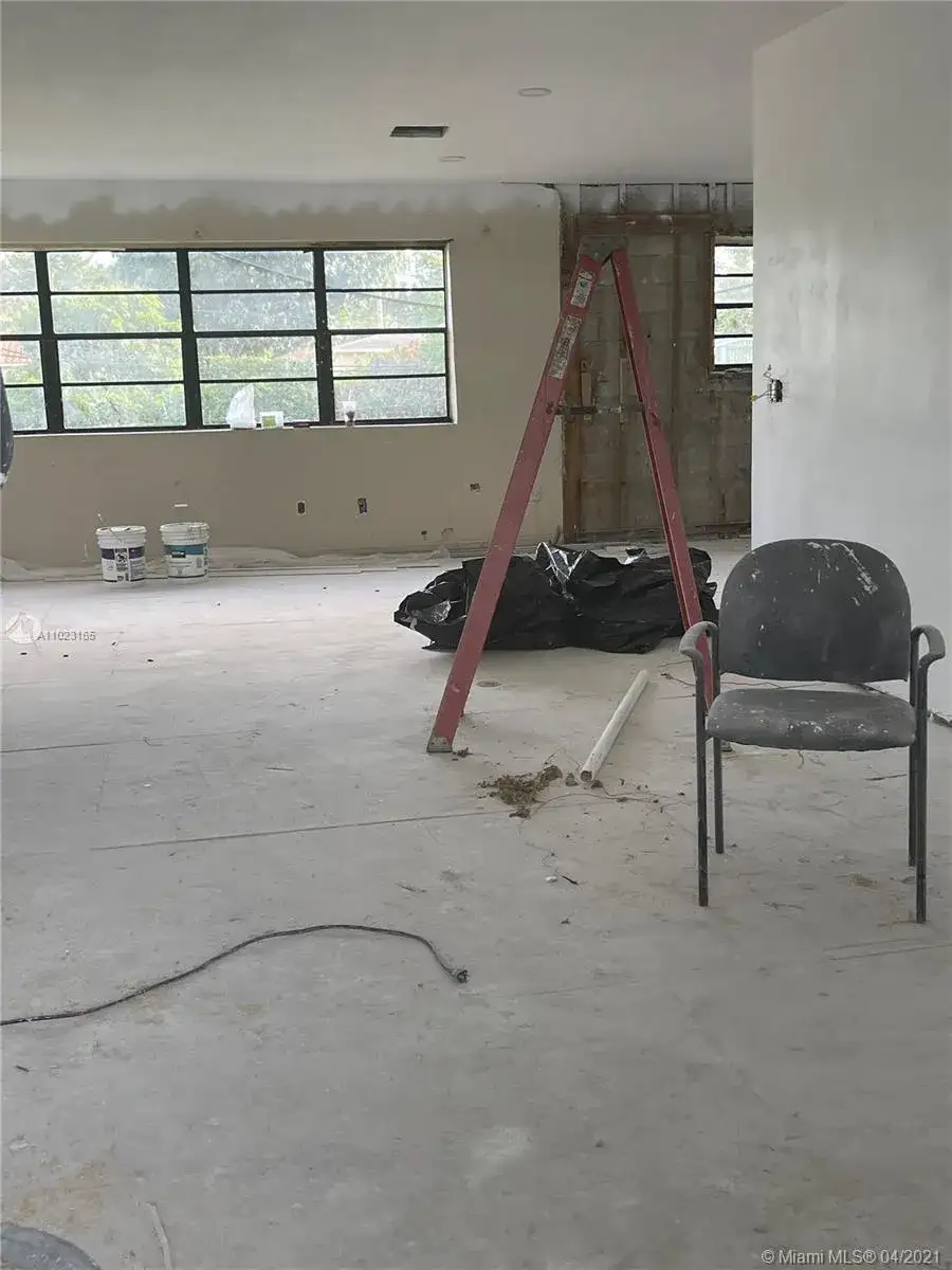282 NE 116th St, Miami FL 33161 photo 3