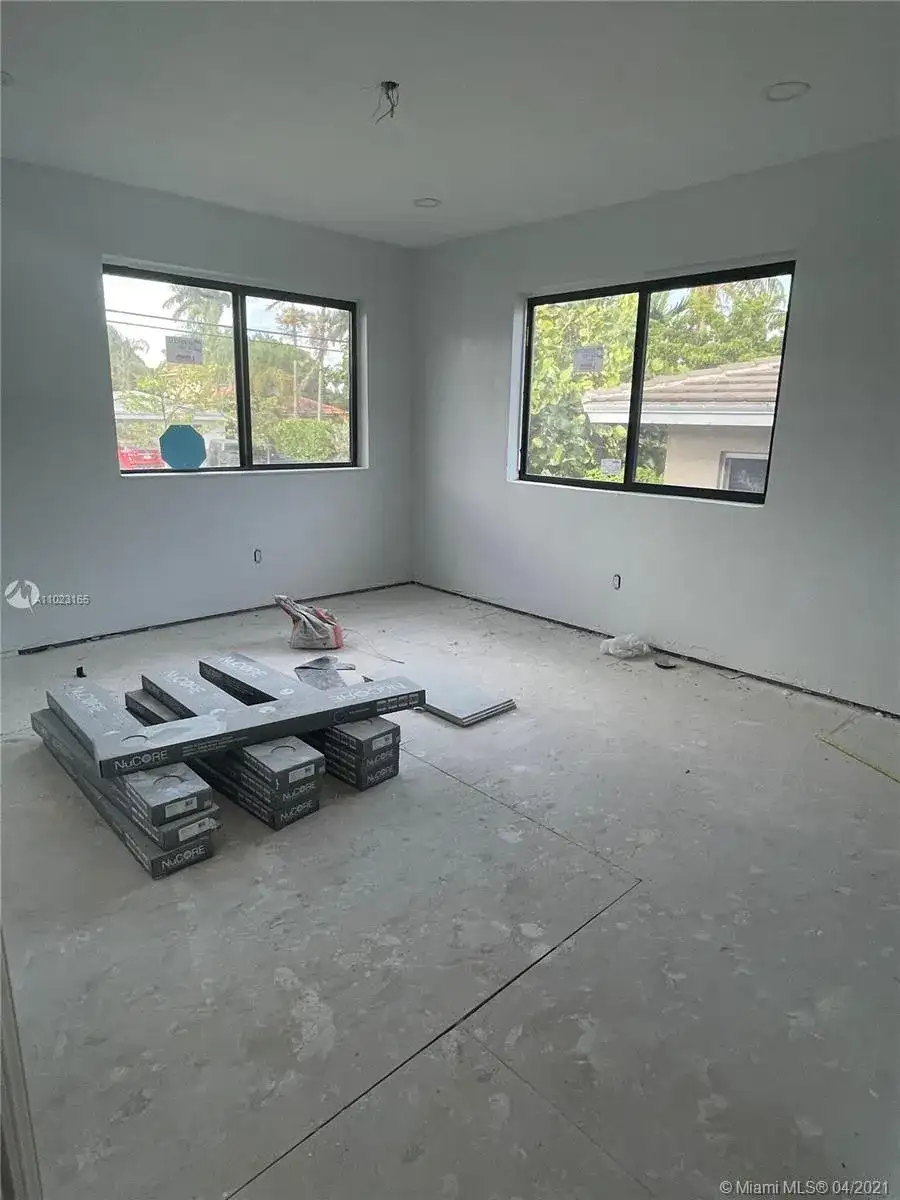 282 NE 116th St, Miami FL 33161 photo 4
