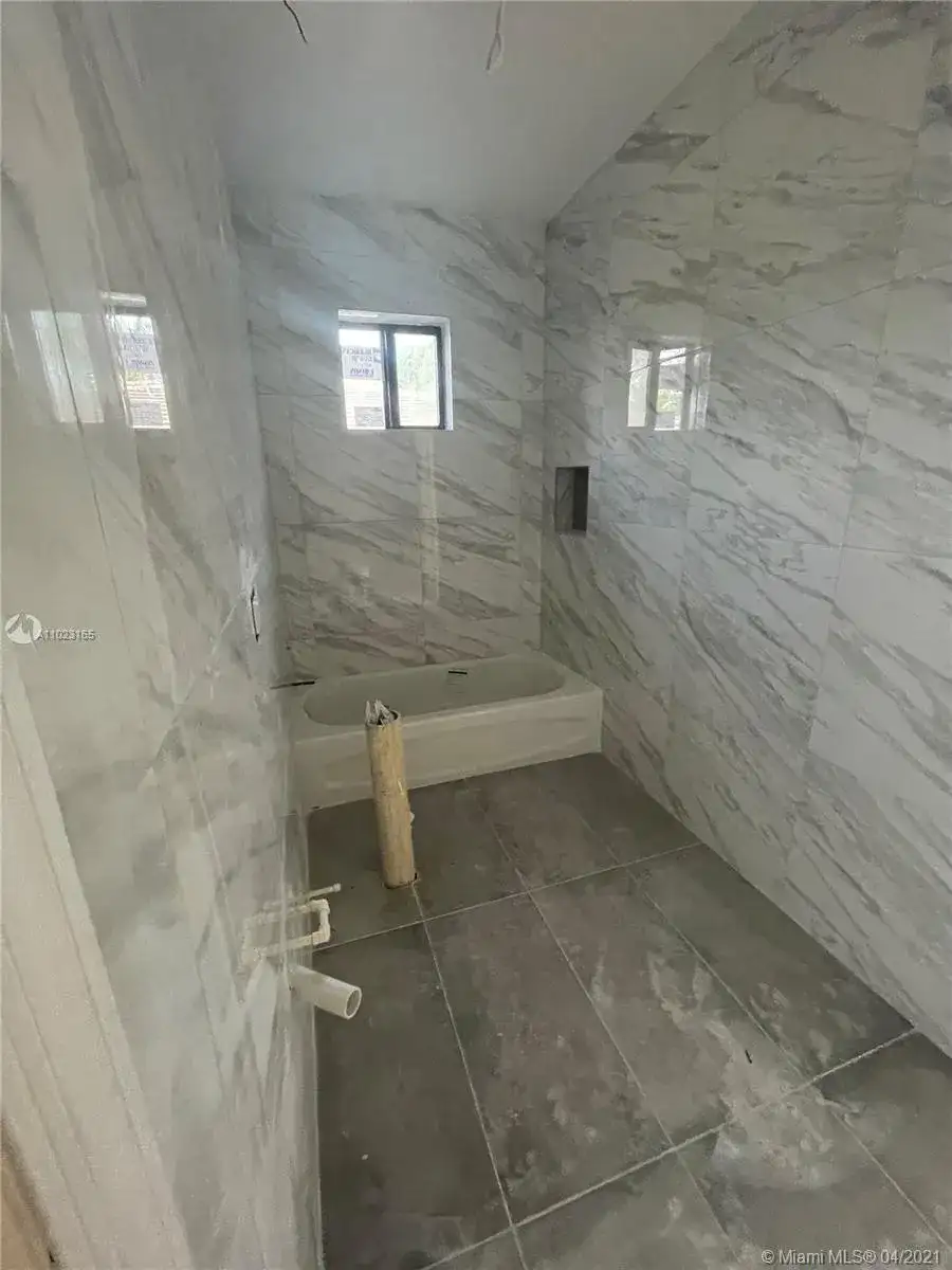 282 NE 116th St, Miami FL 33161 photo 5