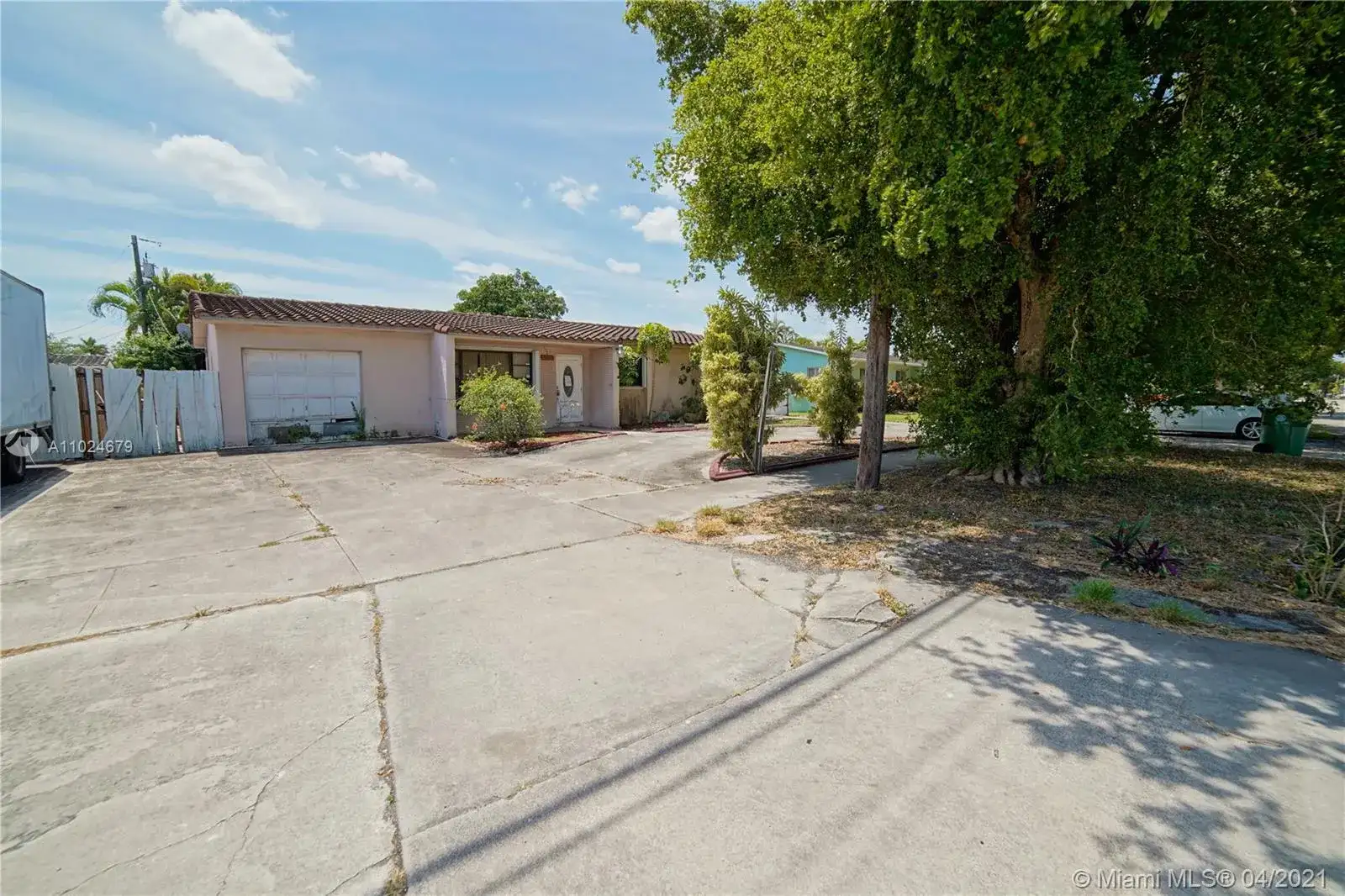 1470 W 76th St, Hialeah FL 33014 photo 3