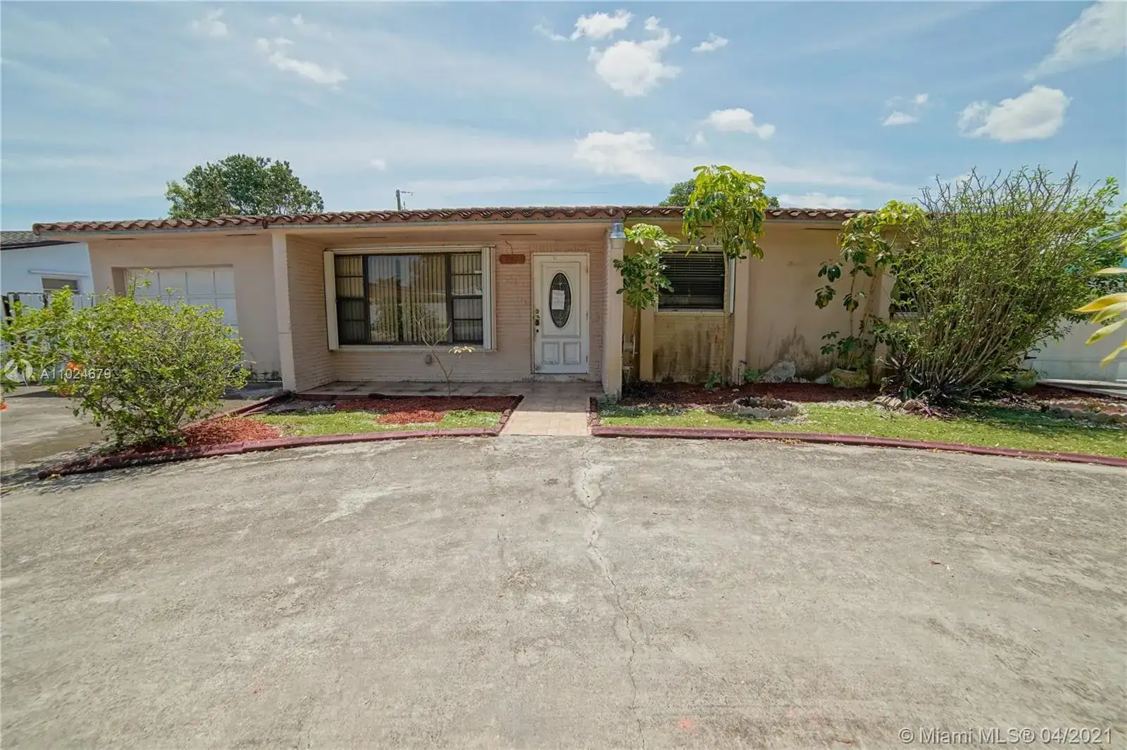 1470 W 76th St, Hialeah FL 33014 photo 4