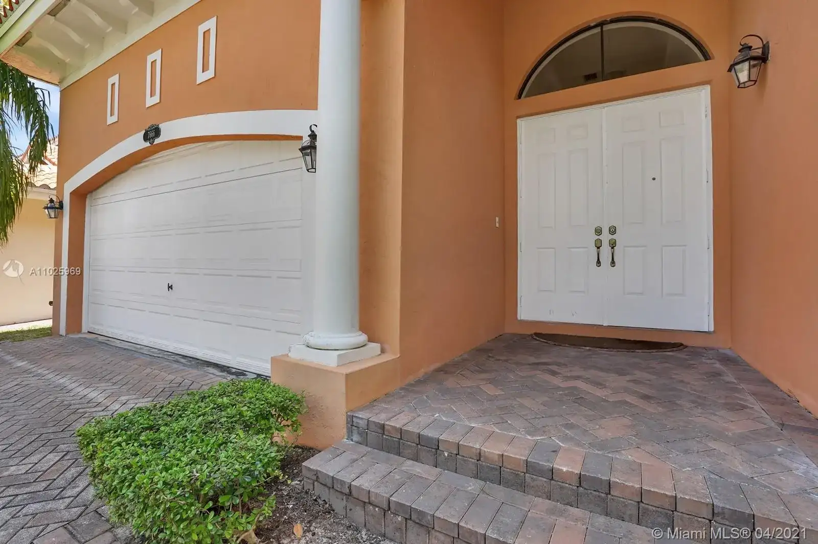 7666 SW 193rd Ln, Cutler Bay FL 33157 photo 2