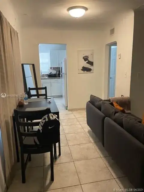 2101 Bay Dr, Miami Beach FL 33141 photo 4