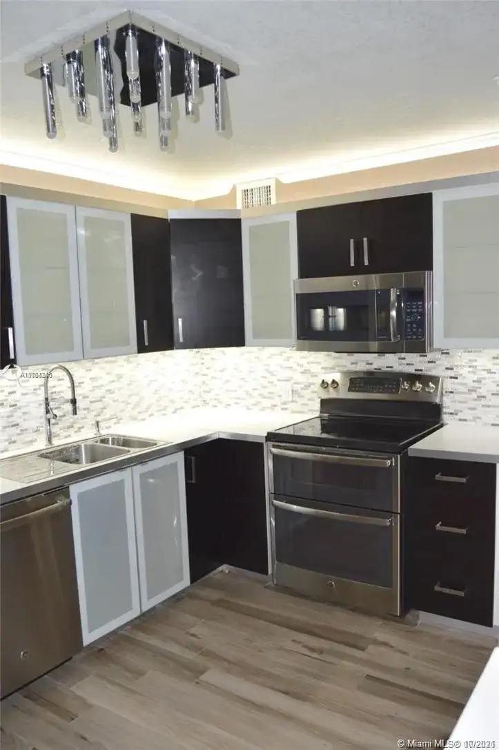 100 Bayview Dr # 625, Sunny Isles Beach FL 33160 photo 4