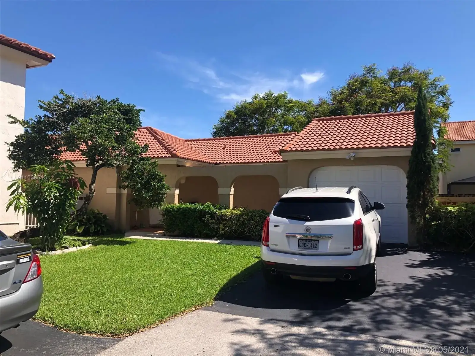 1350 Seagrape Cir, Weston FL 33326 photo 2