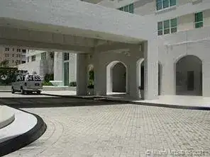 800 Claughton Island Dr # 1601, Miami FL 33131 photo 2