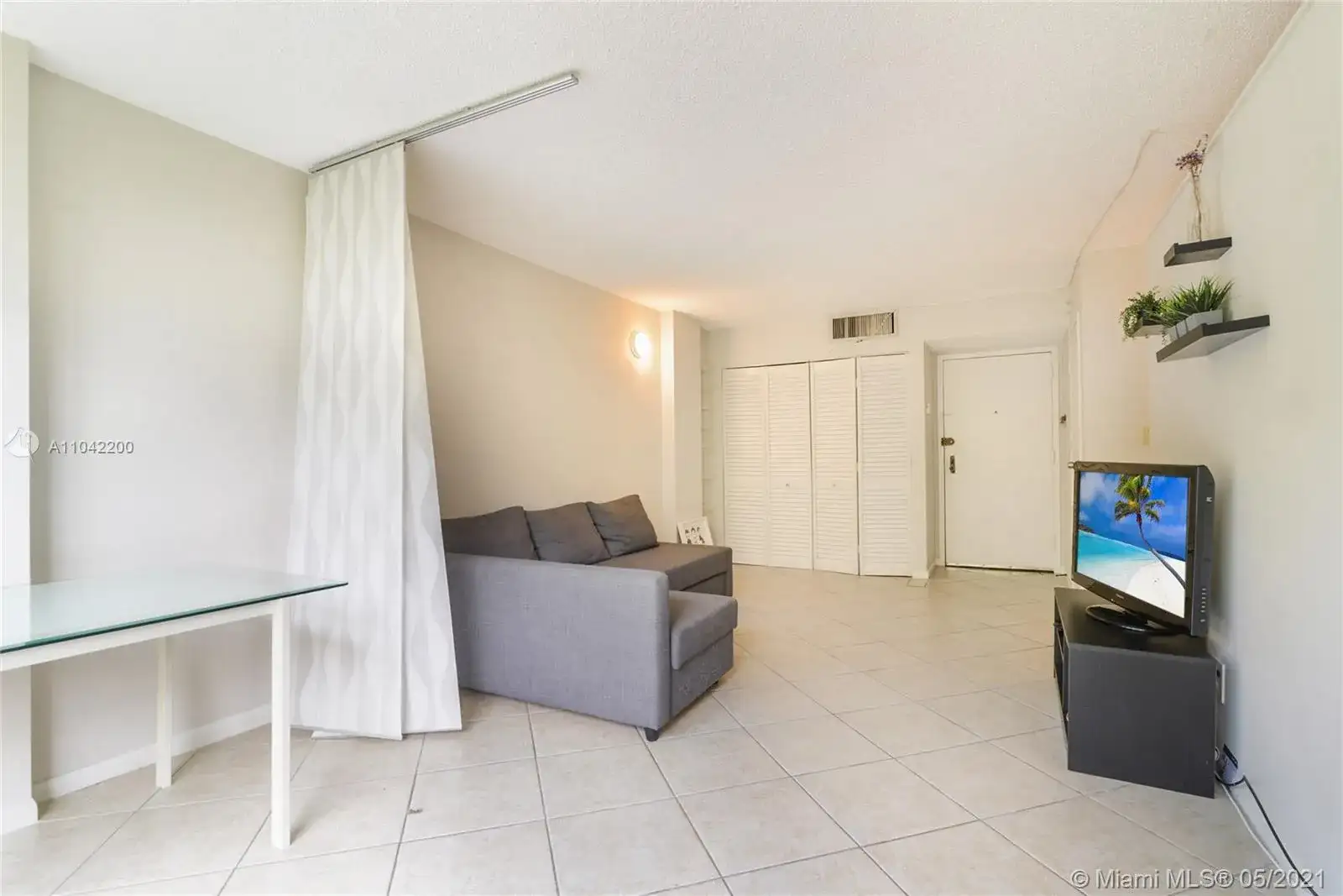 16919 N Bay Rd # 414, Sunny Isles Beach FL 33160 photo 2