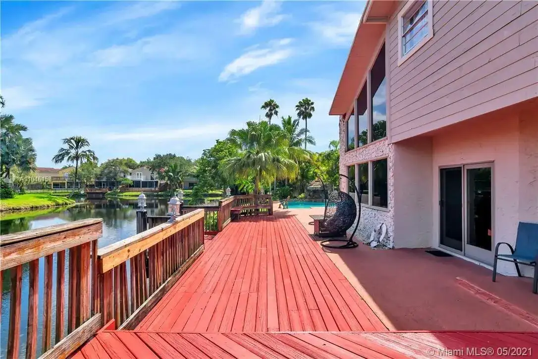 520 SW 101st Ave, Plantation FL 33324 photo 2