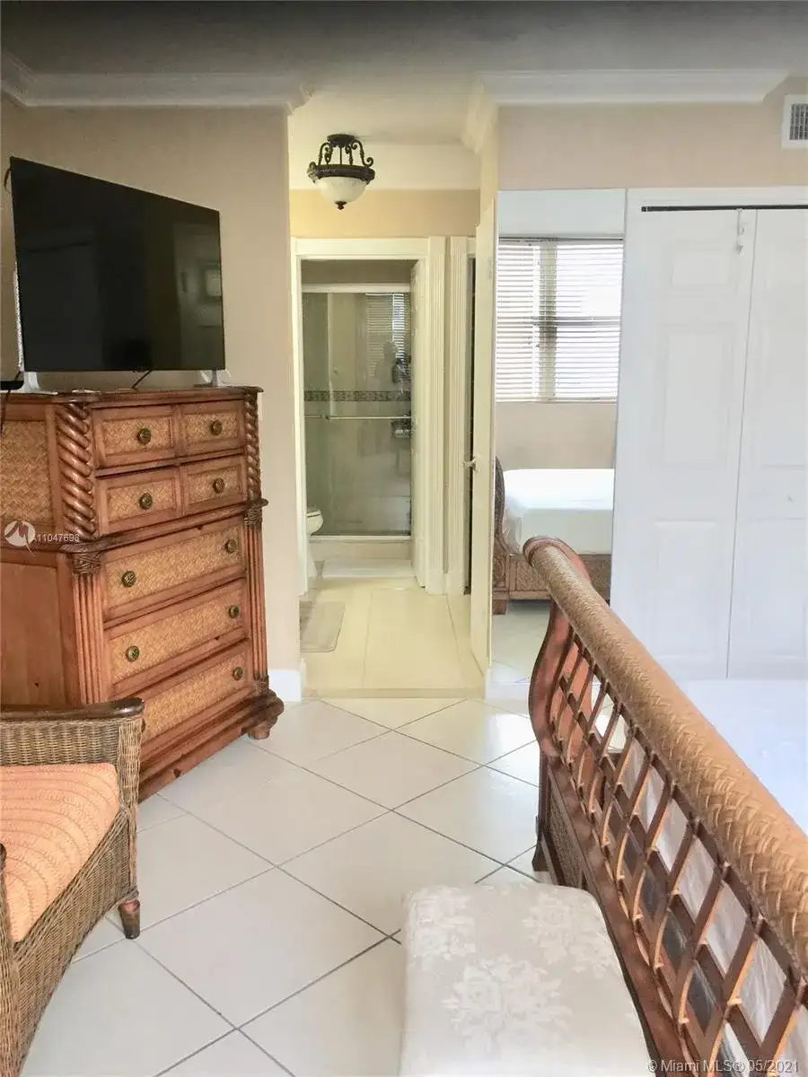 9225 Collins Ave # 1206, Surfside FL 33154 photo 2