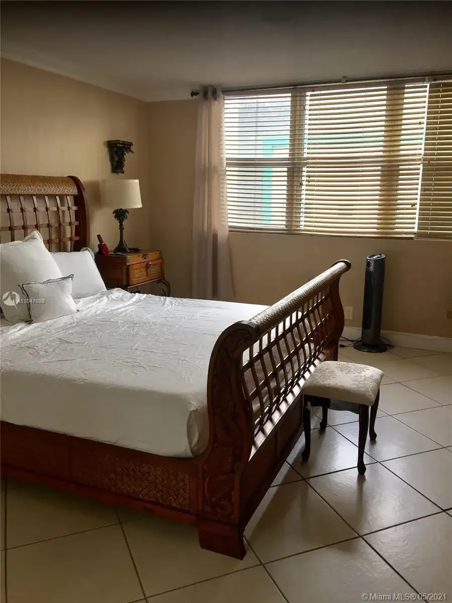 9225 Collins Ave # 1206, Surfside FL 33154 photo 4