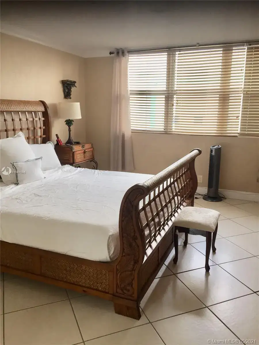 9225 Collins Ave # 1206, Surfside FL 33154 photo 5