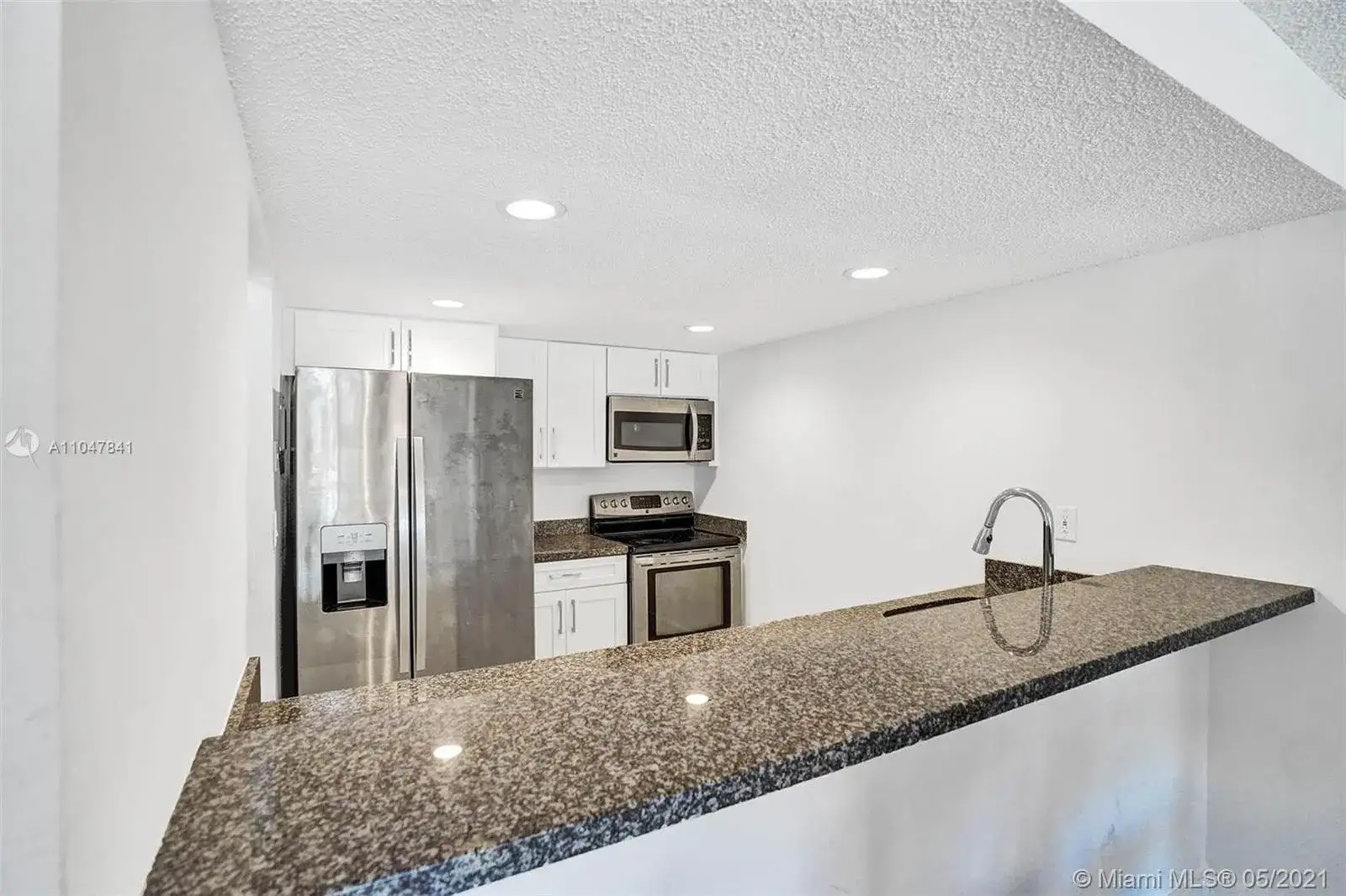 555 NE 123rd St # B, North Miami FL 33161 photo 2