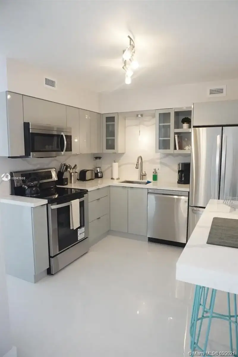 5161 COLLINS AV # 1403, Miami Beach FL 33140 photo 5