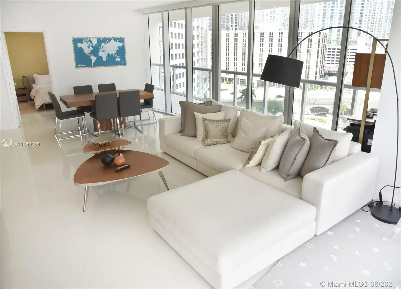 465 Brickell Ave # 1002, Miami FL 33131 photo 4