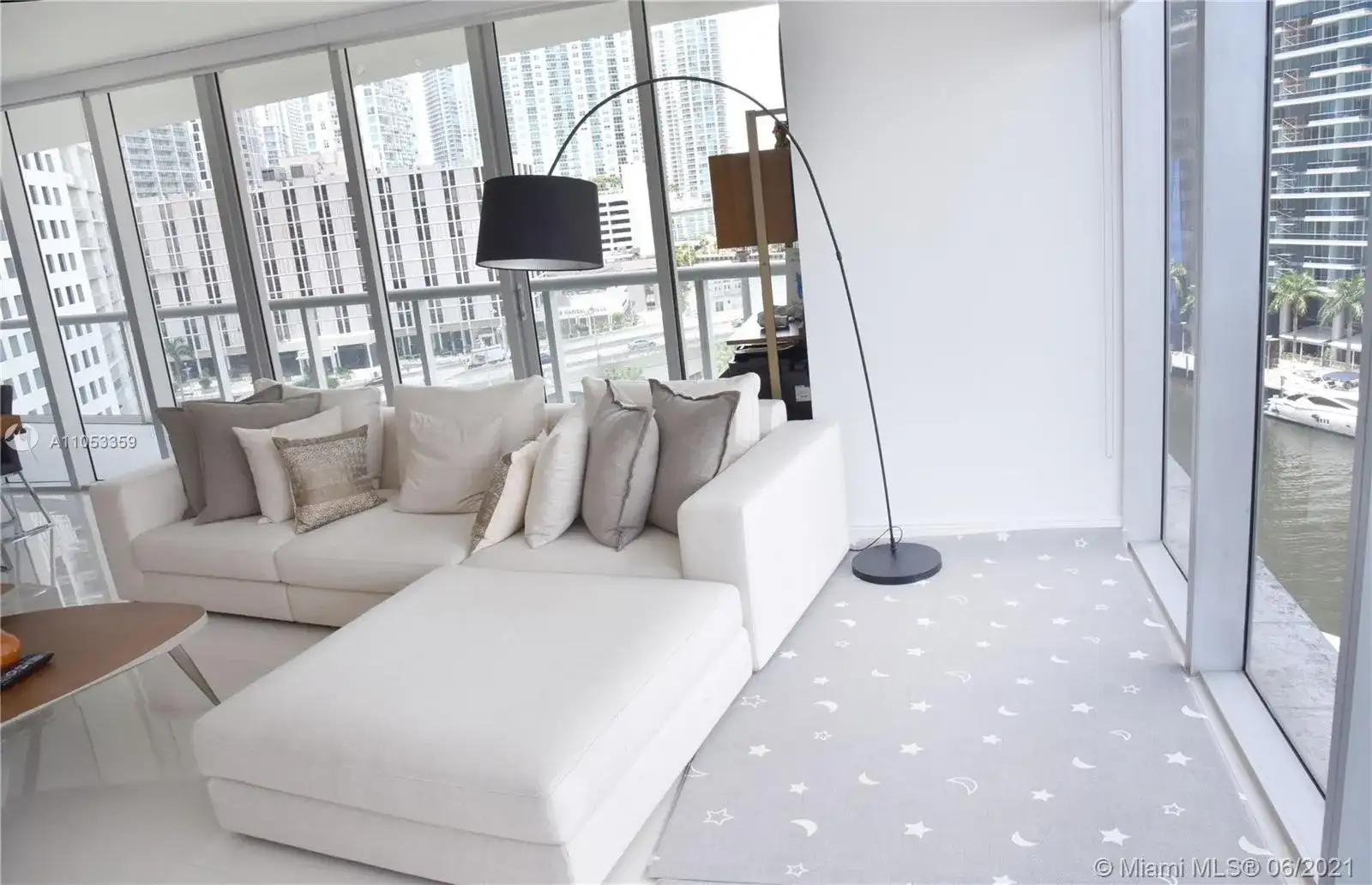 465 Brickell Ave # 1002, Miami FL 33131 photo 5