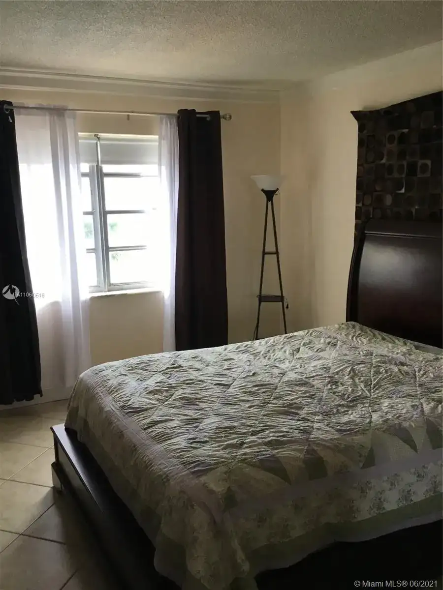 200 S Birch Rd # 211, Fort Lauderdale FL 33316 photo 2