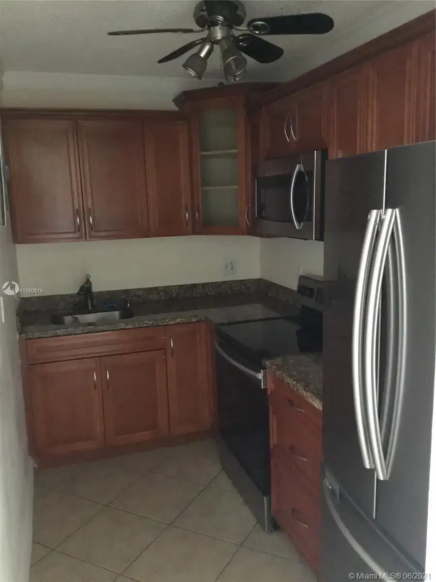 200 S Birch Rd # 211, Fort Lauderdale FL 33316 photo 4