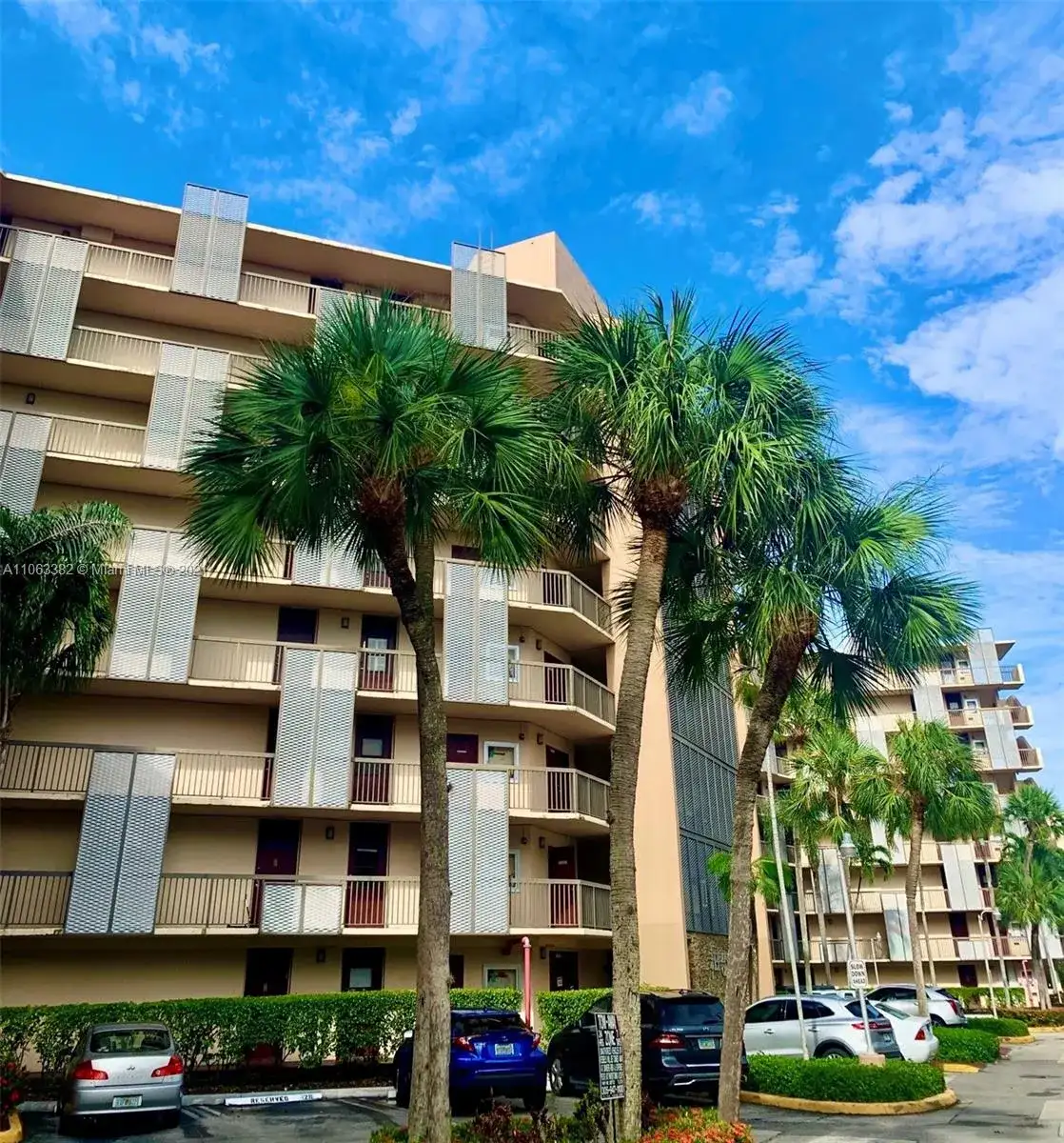3301 N Country Club Dr # 612, Aventura FL 33180 photo 2