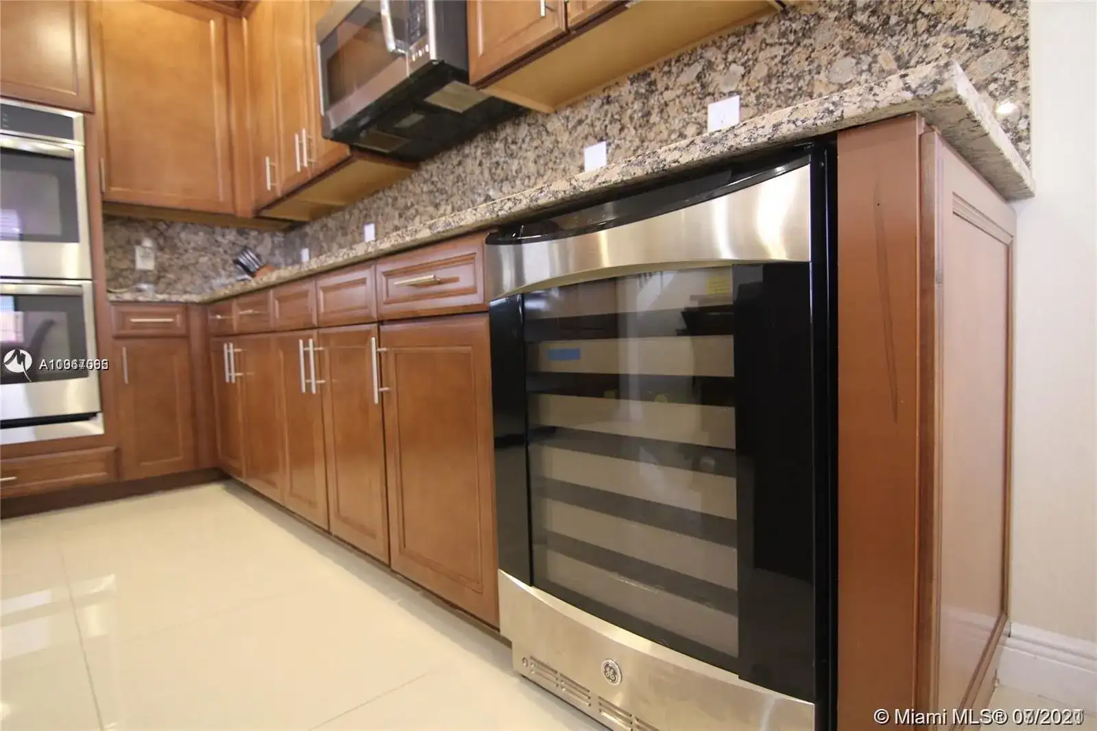 8658 NW 99th Path, Doral FL 33178 photo 5