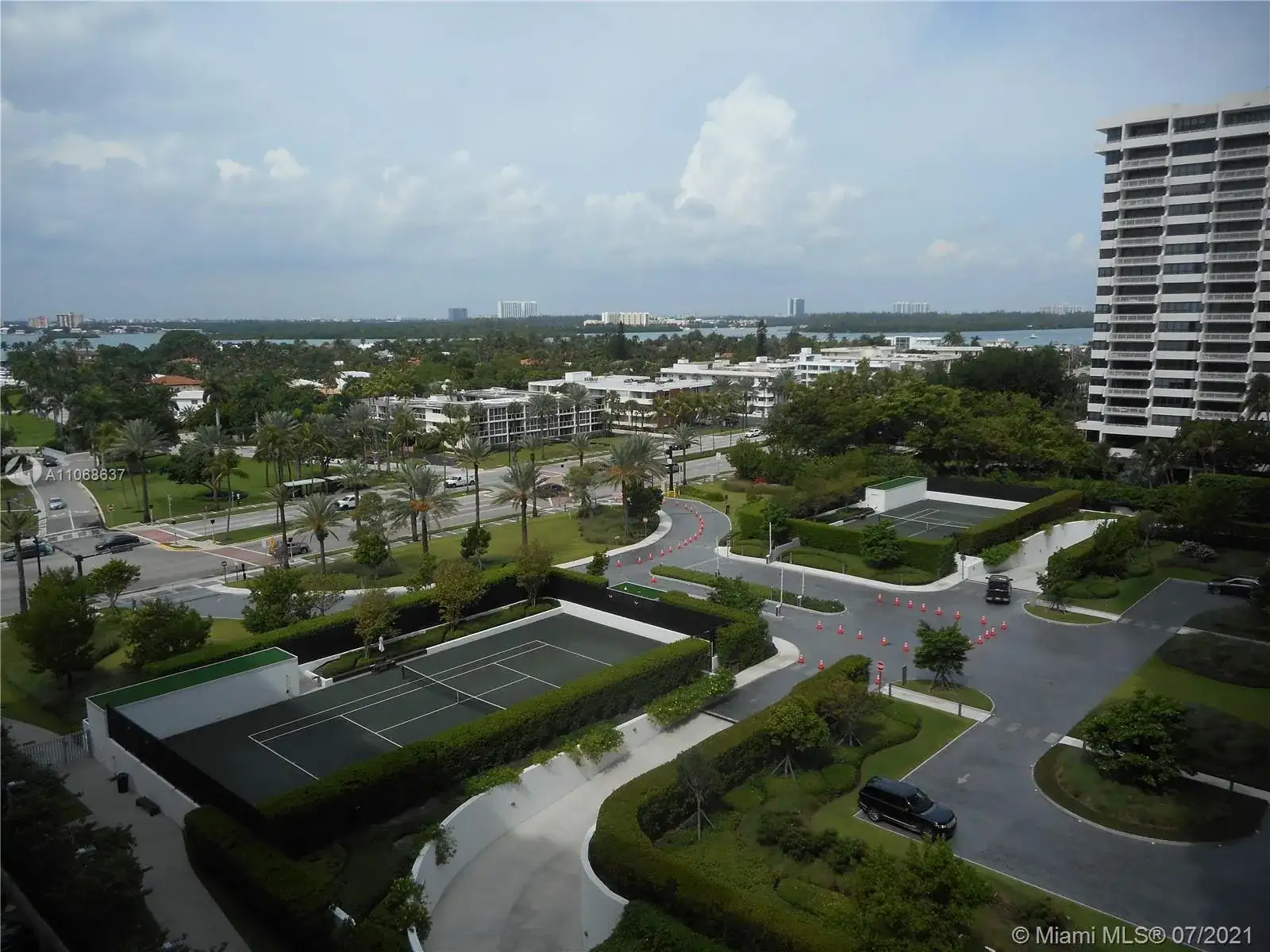 10185 Collins Ave # 1022, Bal Harbour FL 33154 photo 3