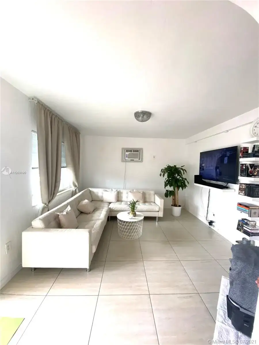 7400 Harding Ave # 4, Miami Beach FL 33141 photo 3