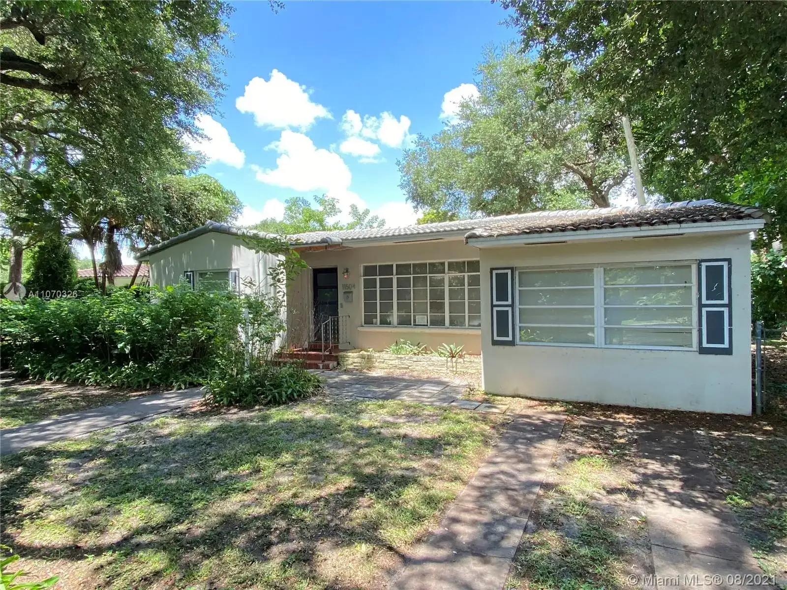 11504 NE 11th Pl, Biscayne Park FL 33161 photo 2