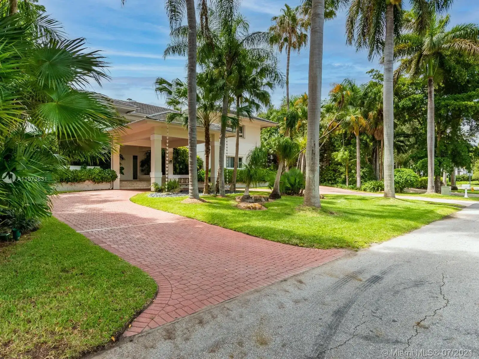 170 Isla Dorada Blvd, Coral Gables FL 33143 photo 2