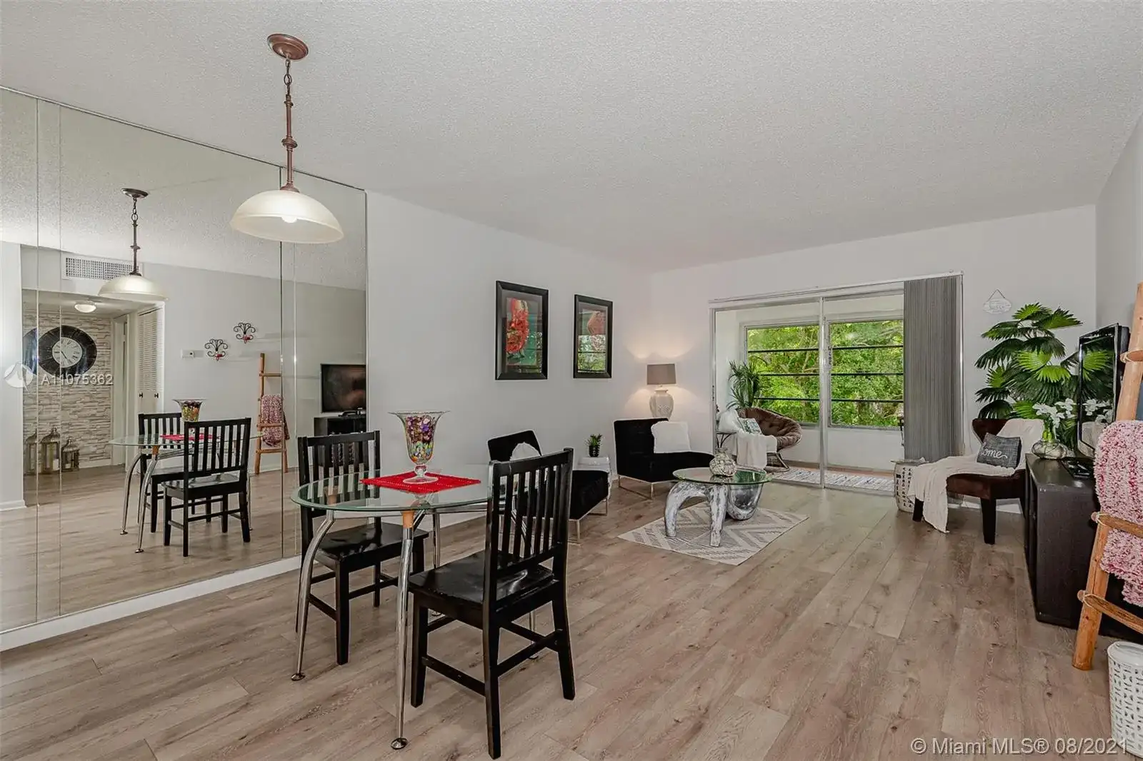 5102 NW 36th St # 611, Lauderdale Lakes FL 33319 photo 2