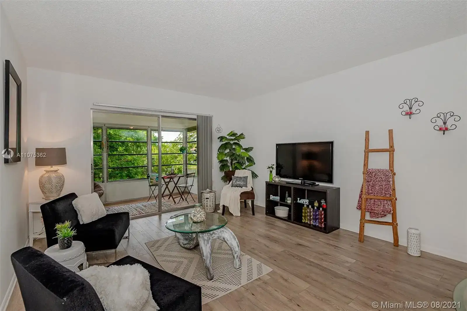 5102 NW 36th St # 611, Lauderdale Lakes FL 33319 photo 4