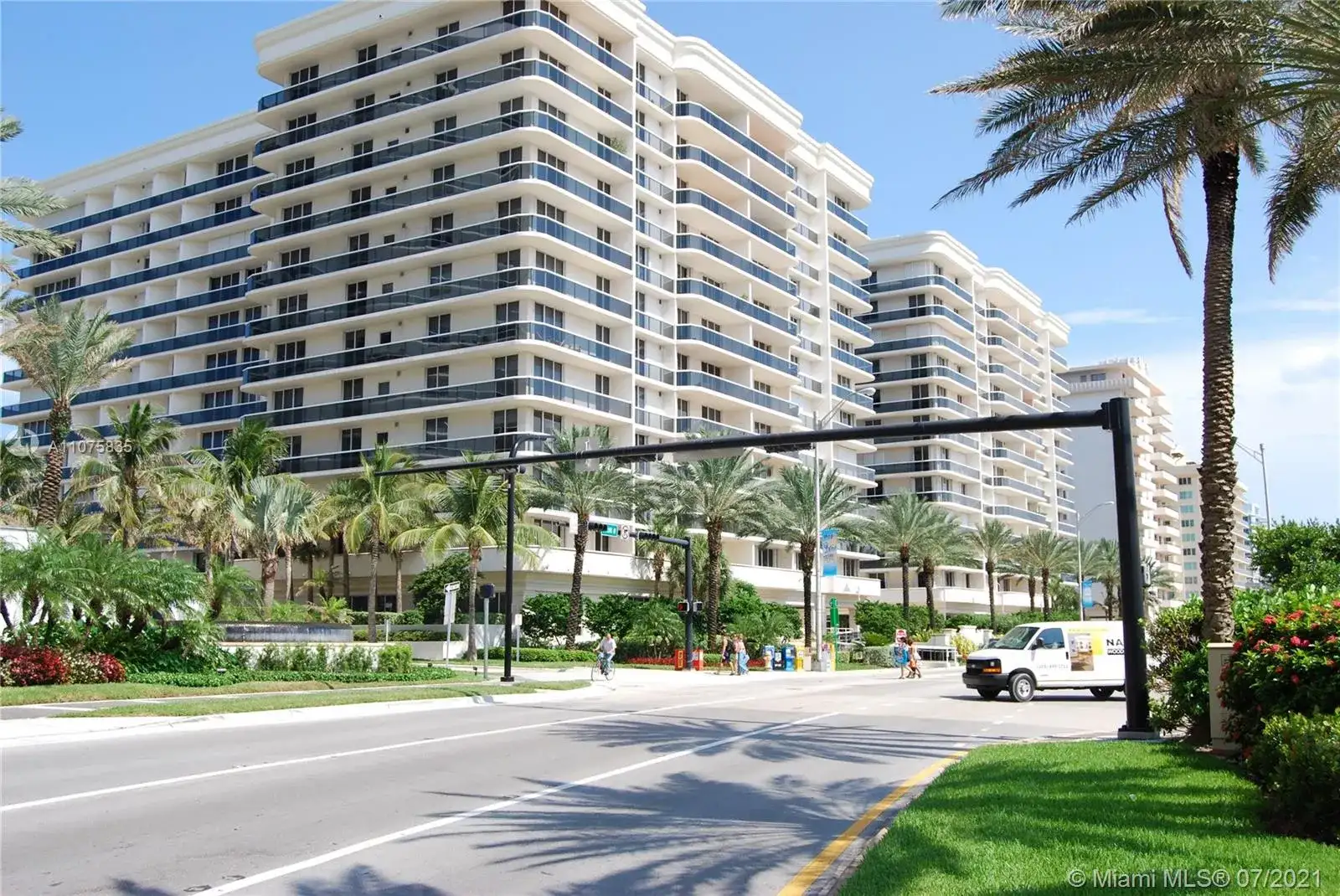 9559 Collins Ave # J, Surfside FL 33154 photo 2