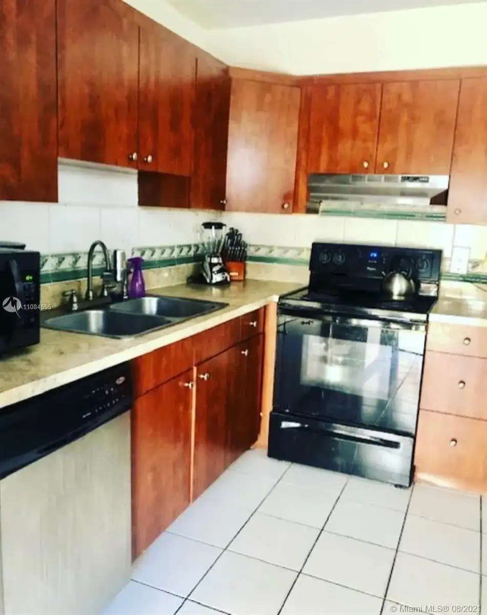 230 SW 1st St # 1, Pompano Beach FL 33060 photo 2