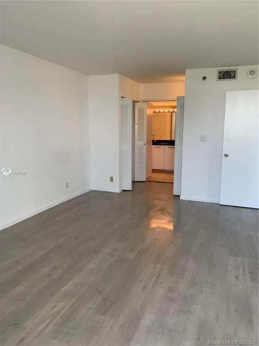 3300 NE 192nd St # 1701, Aventura FL 33180 photo 4