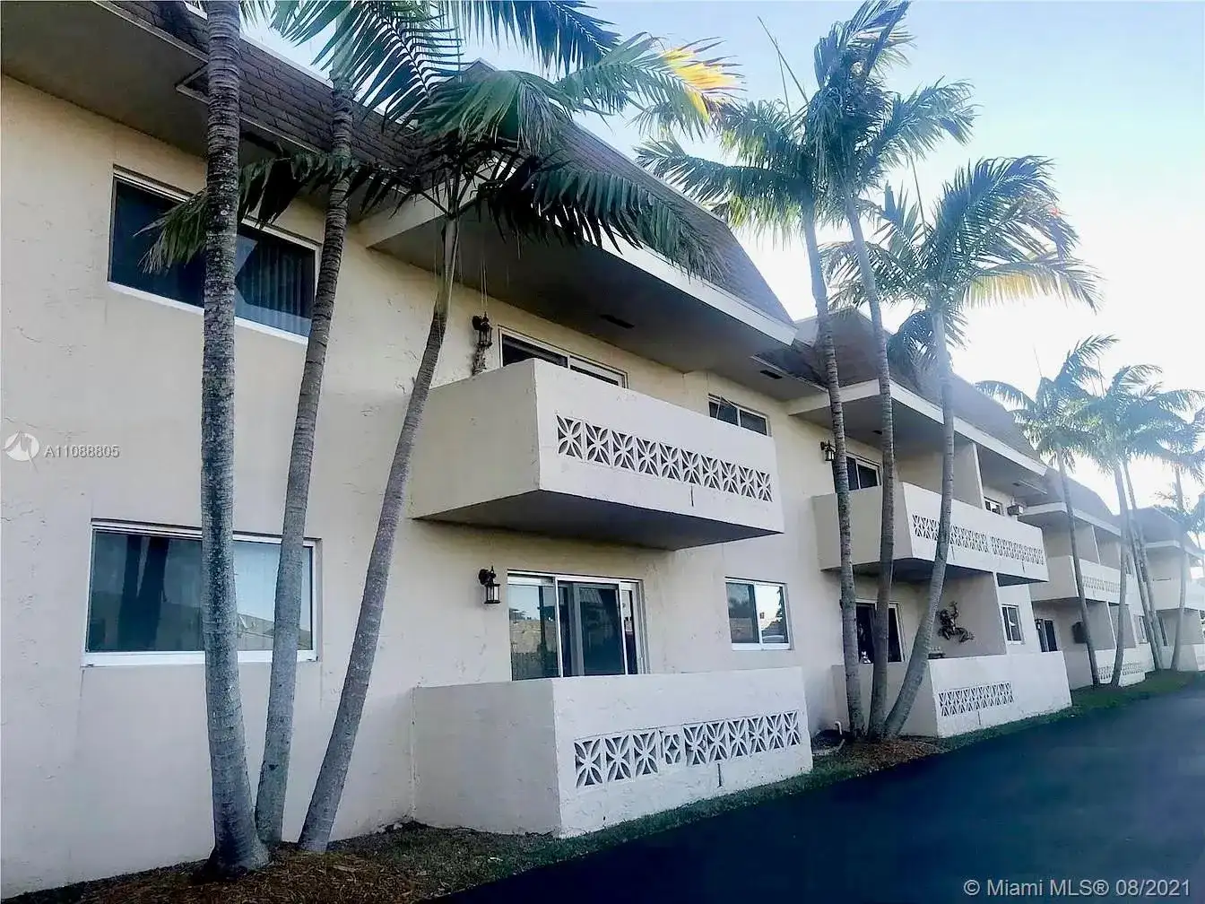 14500 SW 88th Ave # 227, Palmetto Bay FL 33176 photo 2