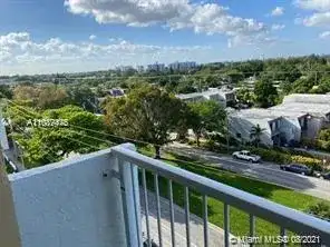 2020 NE 135th St # 811, North Miami FL 33181 photo 3